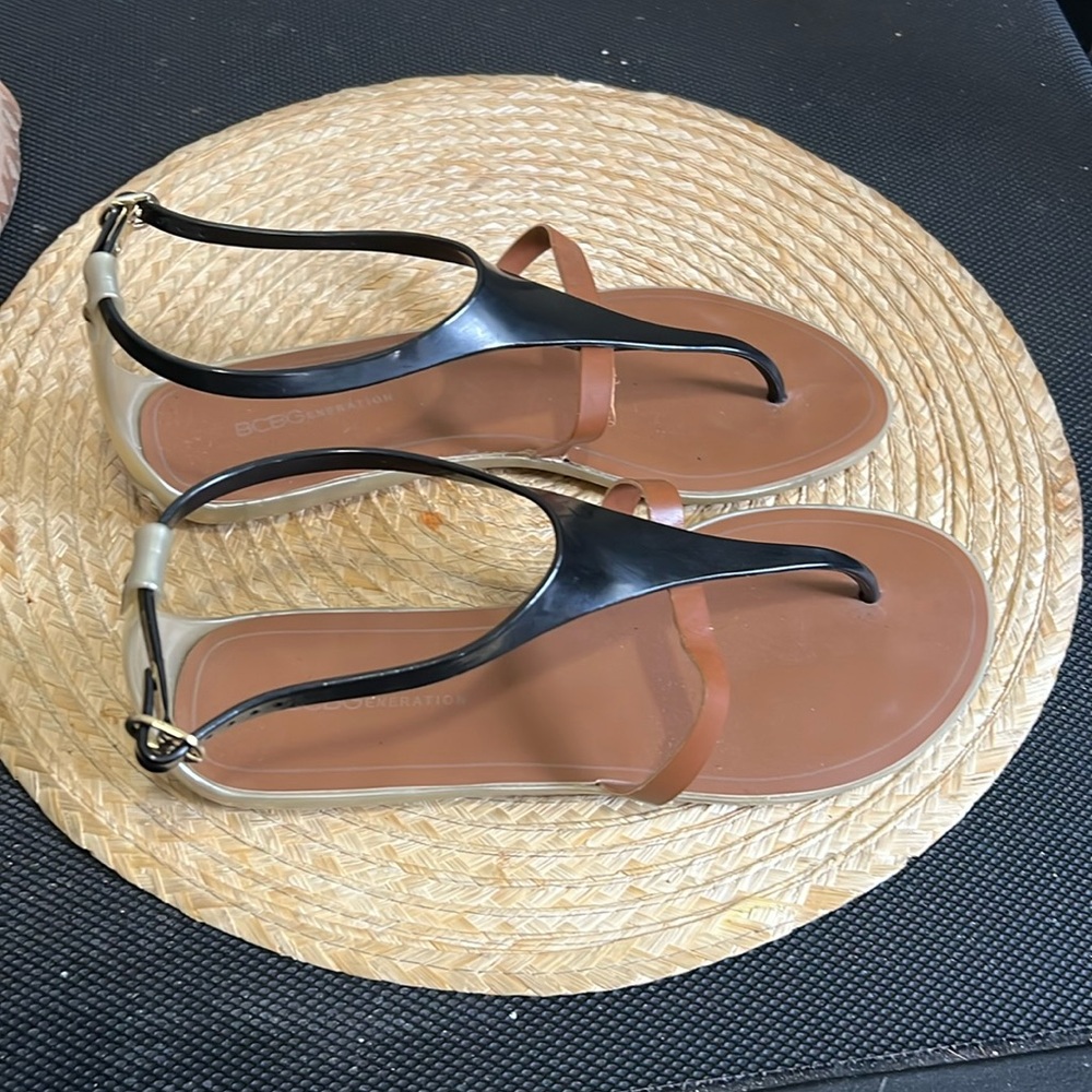 BCBG Thong Strap Jelly Flat Sandals Size 8